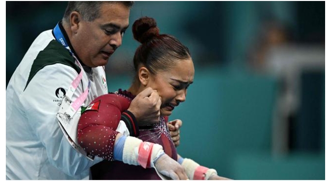 Simone Biles stunning reaction to Mexican gymnast Natalia Escalera’s incredible act of bravery at Paris Olympics…….