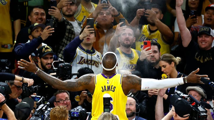 Why does Lebron James do the chalk toss before games? Origin and meaning of the tradition