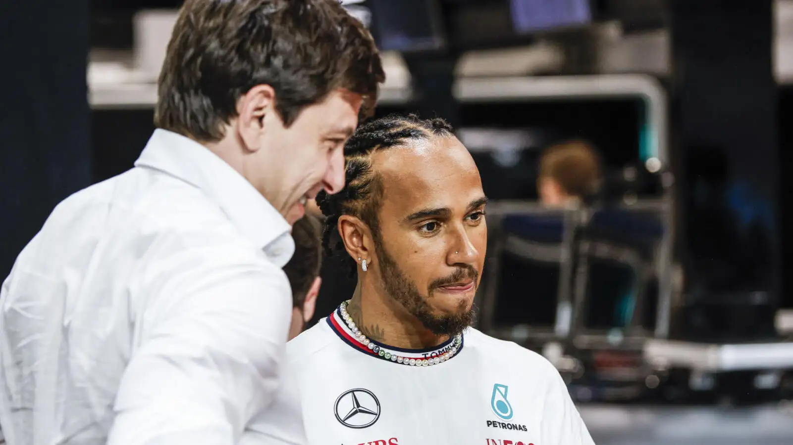 ‘I’m disappointed with you’ Lewis Hamilton brutally fires back at Toto Wolff amid ‘shelf life’ comment and…… full article below ⬇️